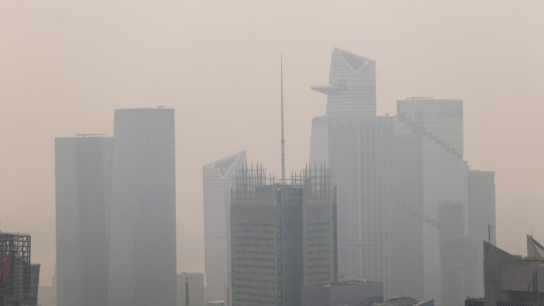 Wildfire smoke spreads across Great Lakes, Northeast, and Mid-Atlantic