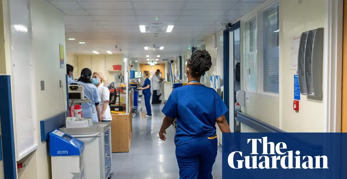 Younger midwives leaving NHS in England at rising rate, data shows